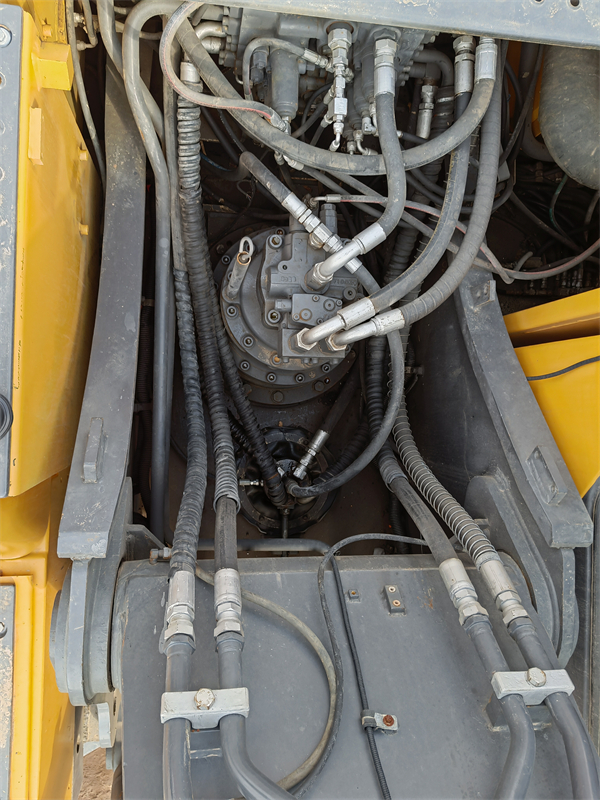 Volvo EC290B Crawler Excavator
