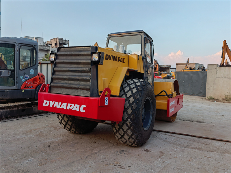 Dynapac road roller CA301d