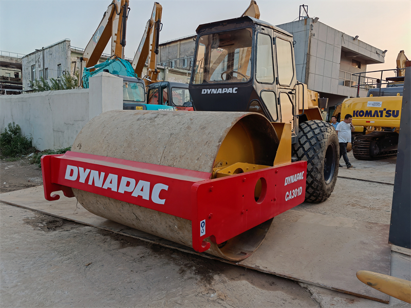 Dynapac road roller CA301d