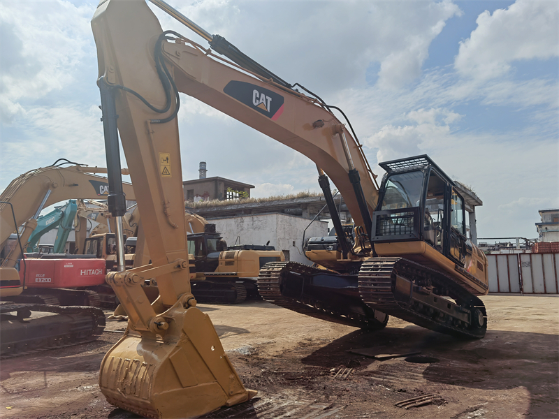 Caterpillar 330d excavator