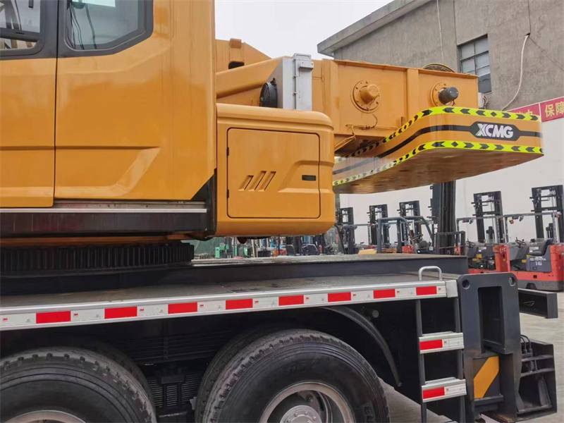 China crane xcmg 70ton QY70k truck crane