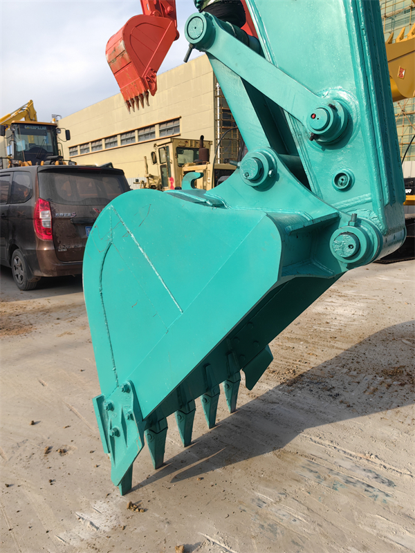 KOBELCO 200 EXCAVATOR SK200-8