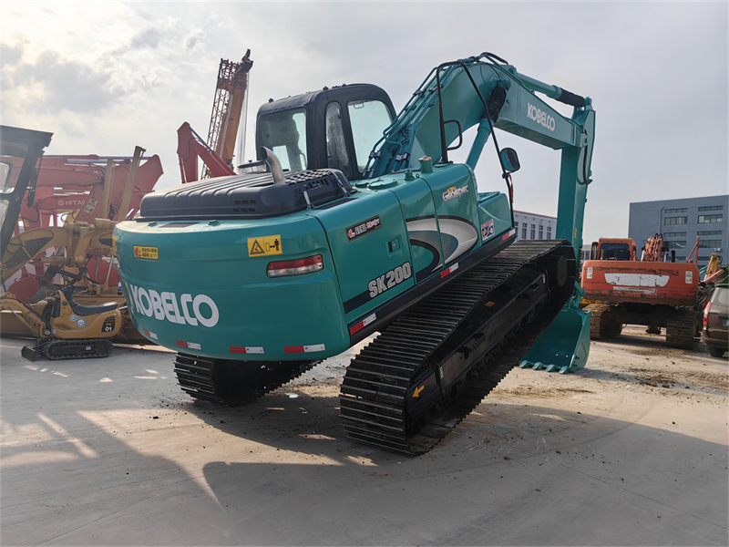 KOBELCO 200 EXCAVATOR SK200-8