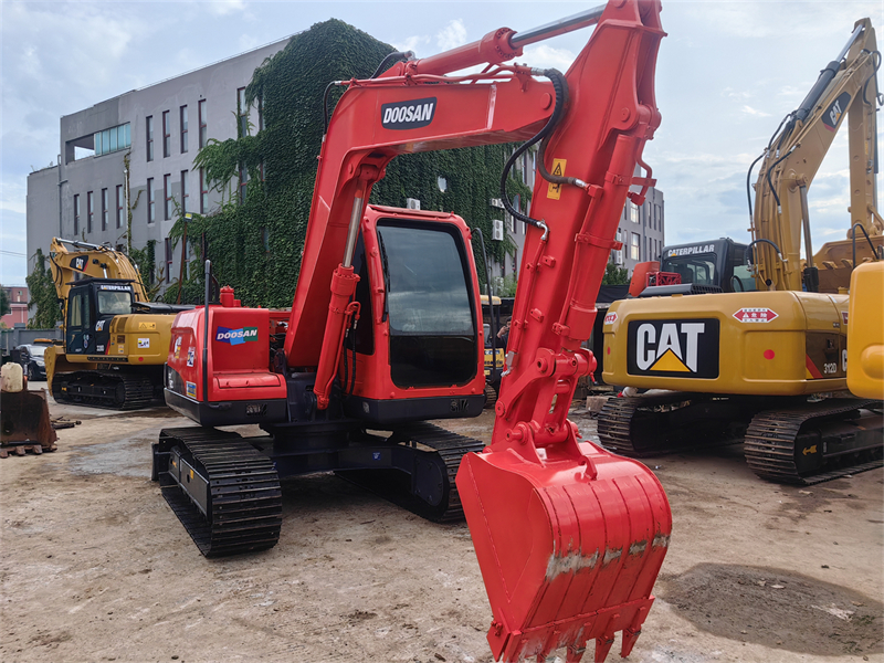 Doosan DX80-9 Excavator