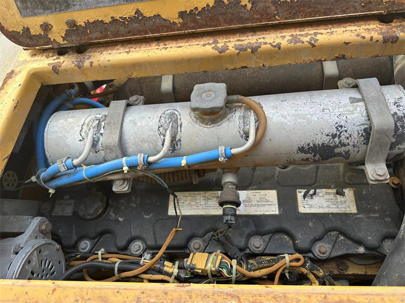 Used road milling machine original Cat PM102