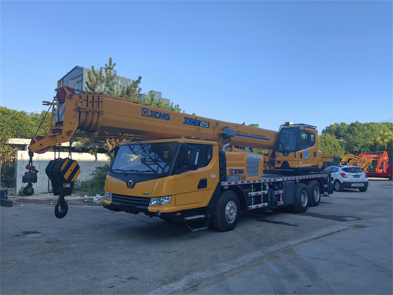 XCMG 25T Truck Crane XCT25L5