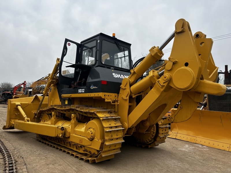 SHANTUI SD32  Bulldozer