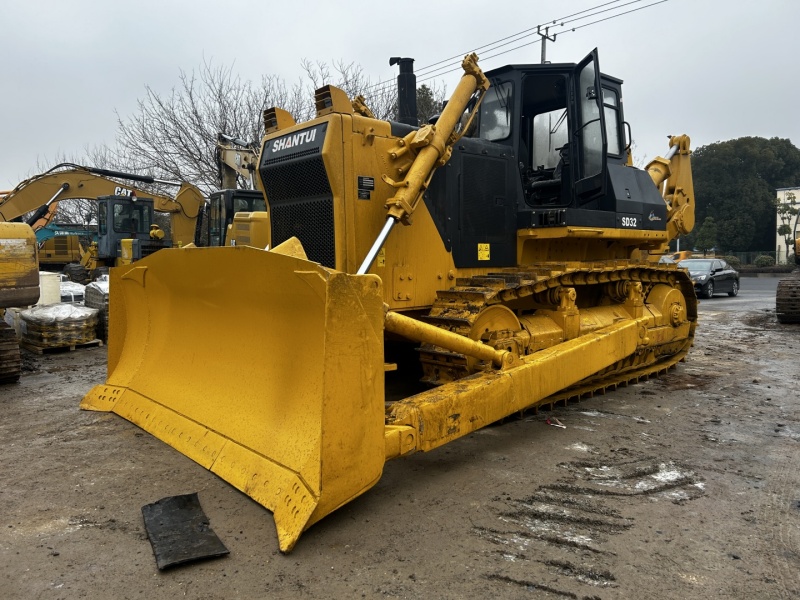 SHANTUI SD32  Bulldozer