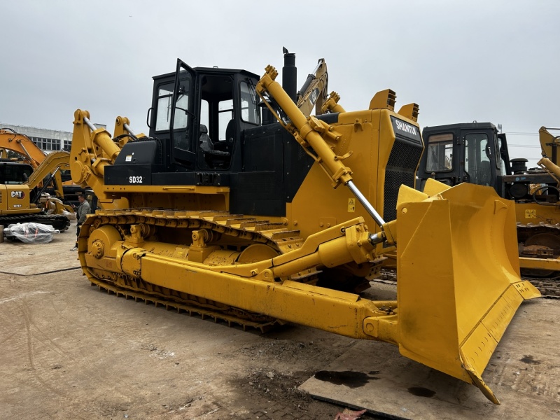 SHANTUI SD32  Bulldozer