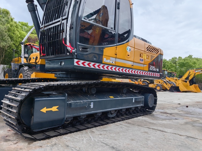 hyundai 220LC-9S crawler excavator