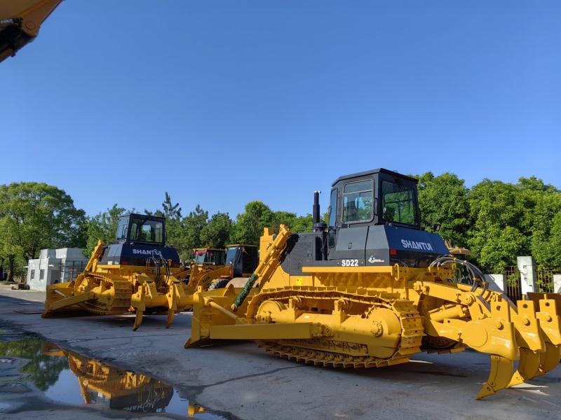 Shantui bulldozer SD22 almost new