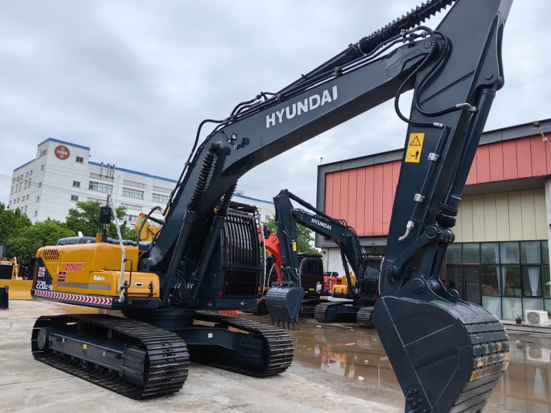Hyundai 220-9s Excavator