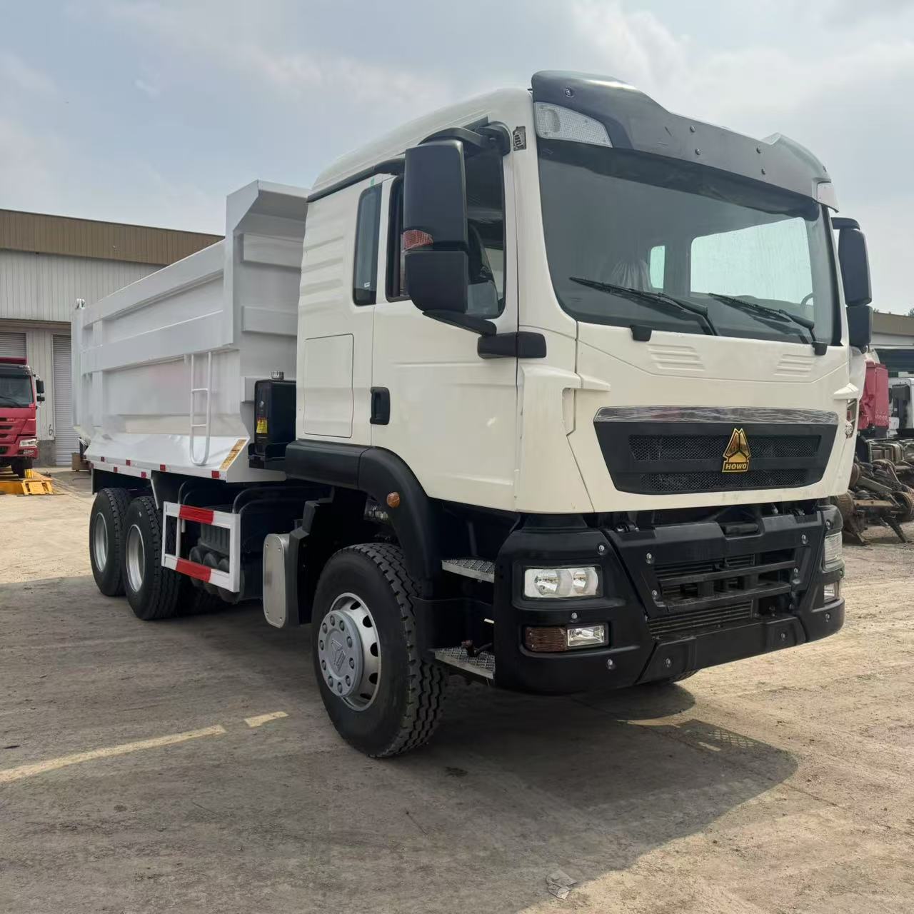 Sinotruck  2x8 newer model howo