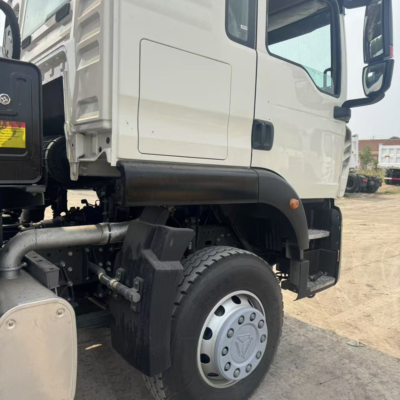 Sinotruck  2x8 newer model howo