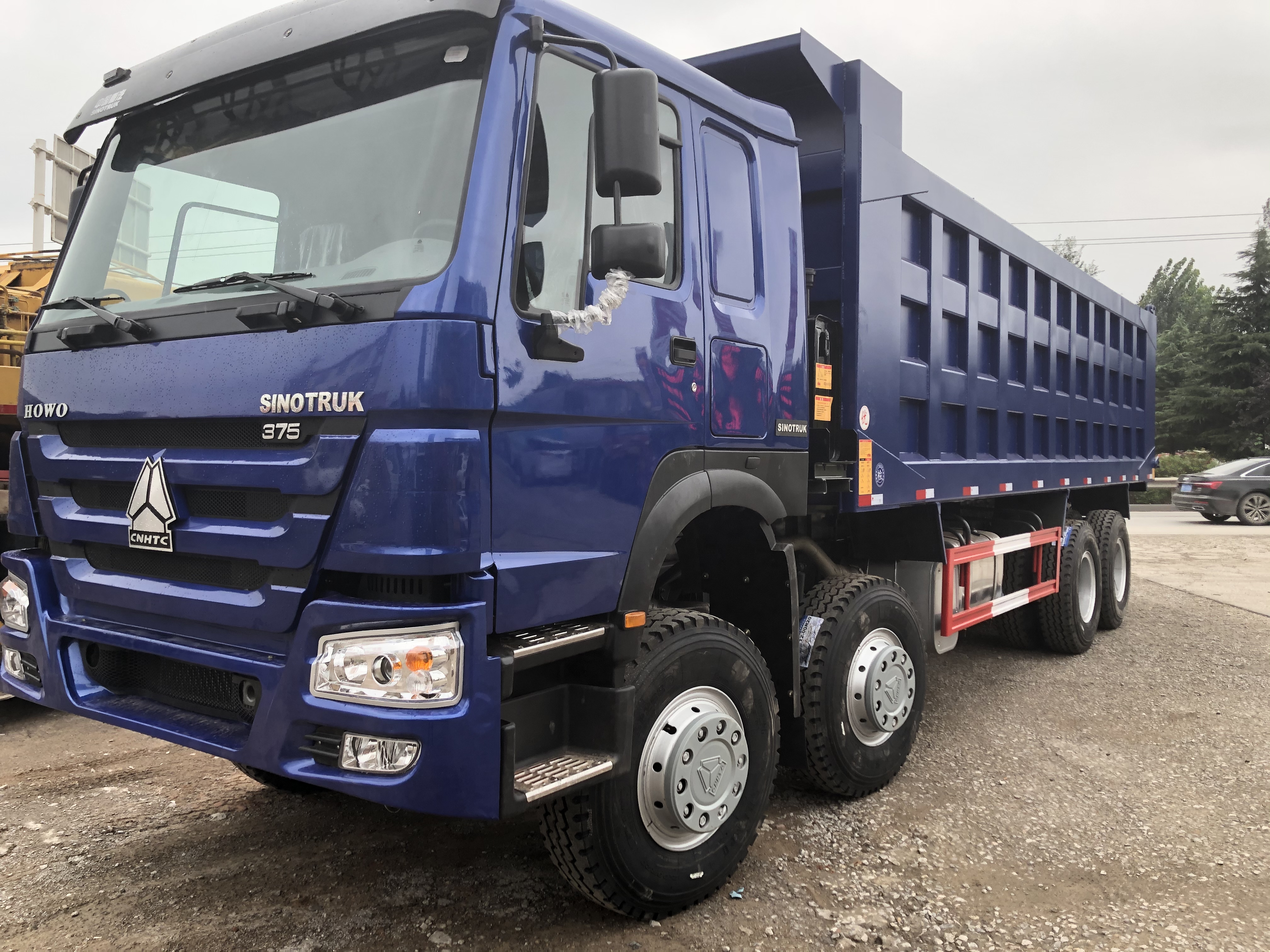 Howo 12 wheels dump truck 4x8