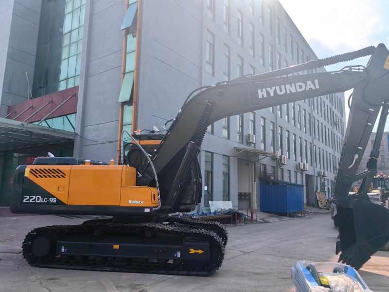 HYUNDAI 220LC-9S Crawler Excavator