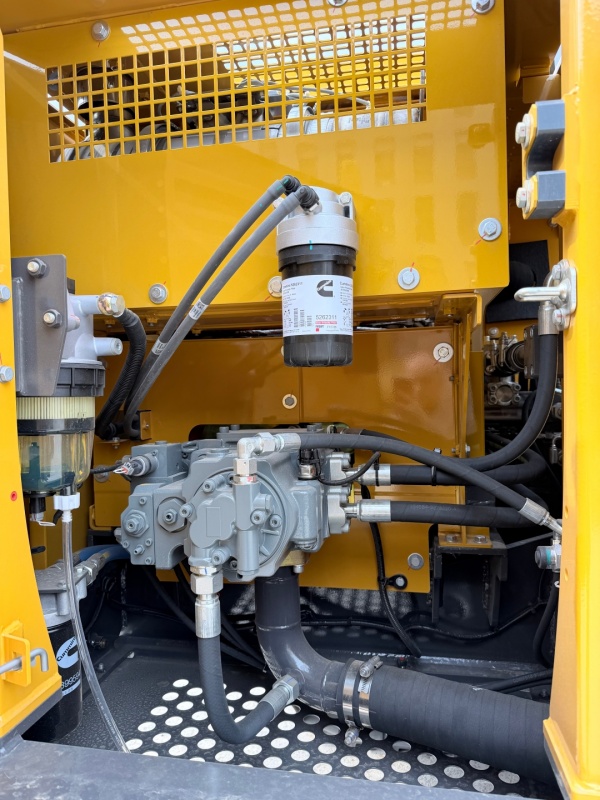 XCMG XE135 Excavator