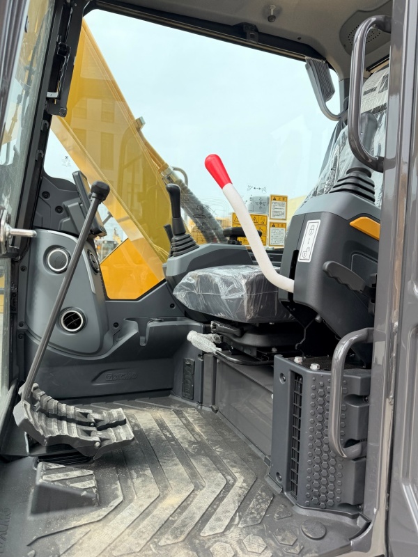 XE75 XCMG Excavator For Sale