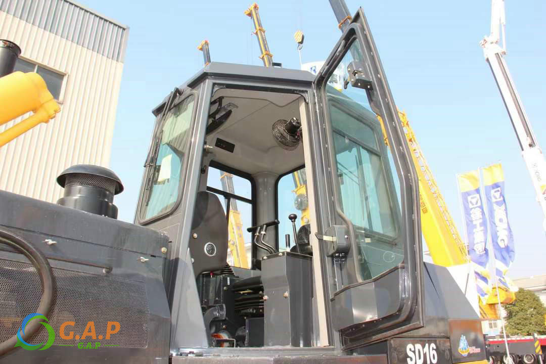 SHANTUI SD16 Bulldozer