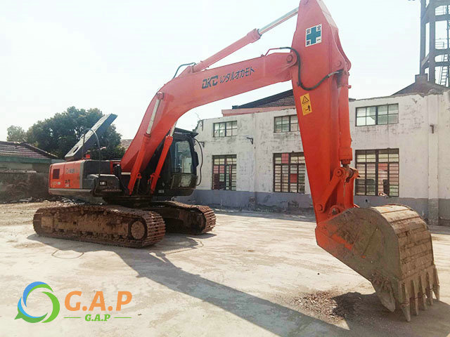 Hitachi ZX240-3 Excavator