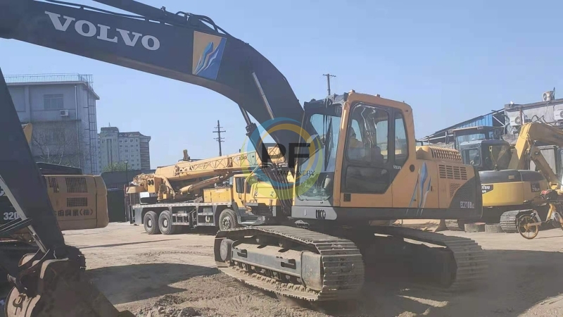 Volvo EC210B Crawler Excavator