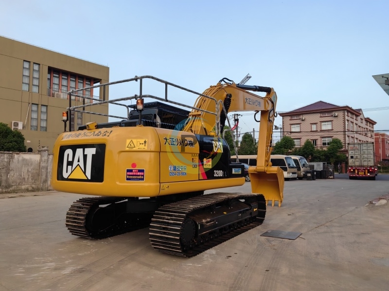 Caterpillar 320d excavator
