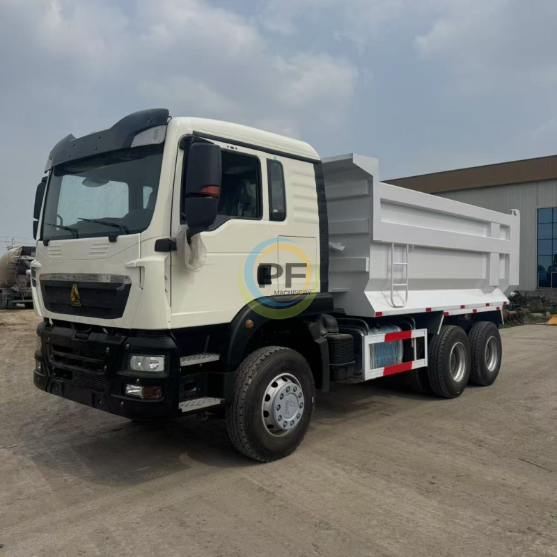 Sinotruck  2x8 newer model howo