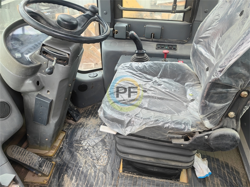 SDLG Loader L956F Almost New