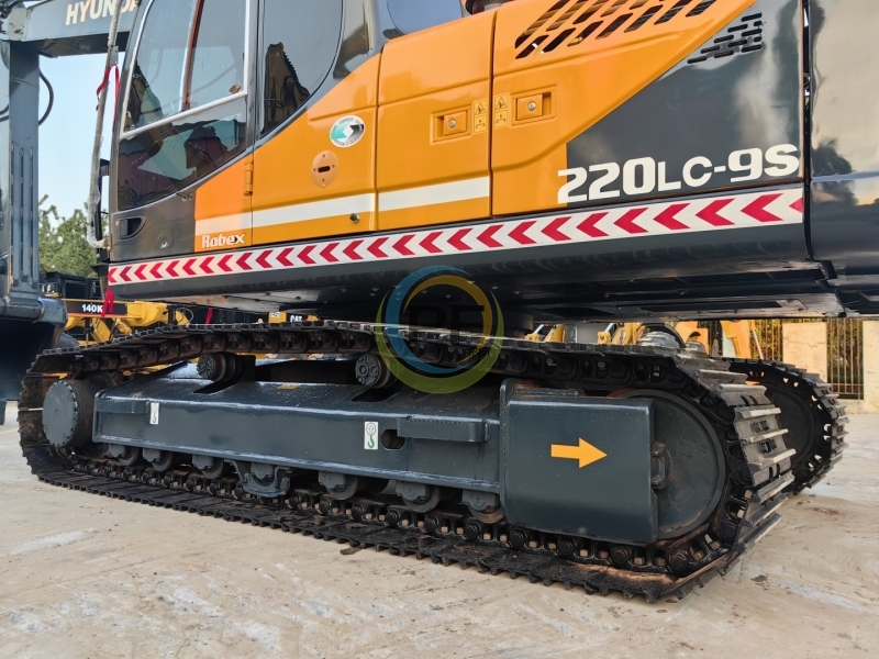 Used Hyundai 220Lc-9 Excavator