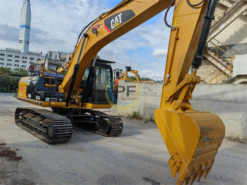 Caterpillar 320D excavator