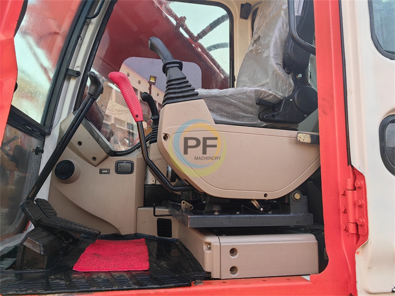 Doosan DH225LC-7 Excavator