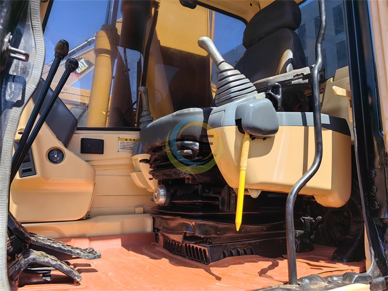 CAT 320B Excavator