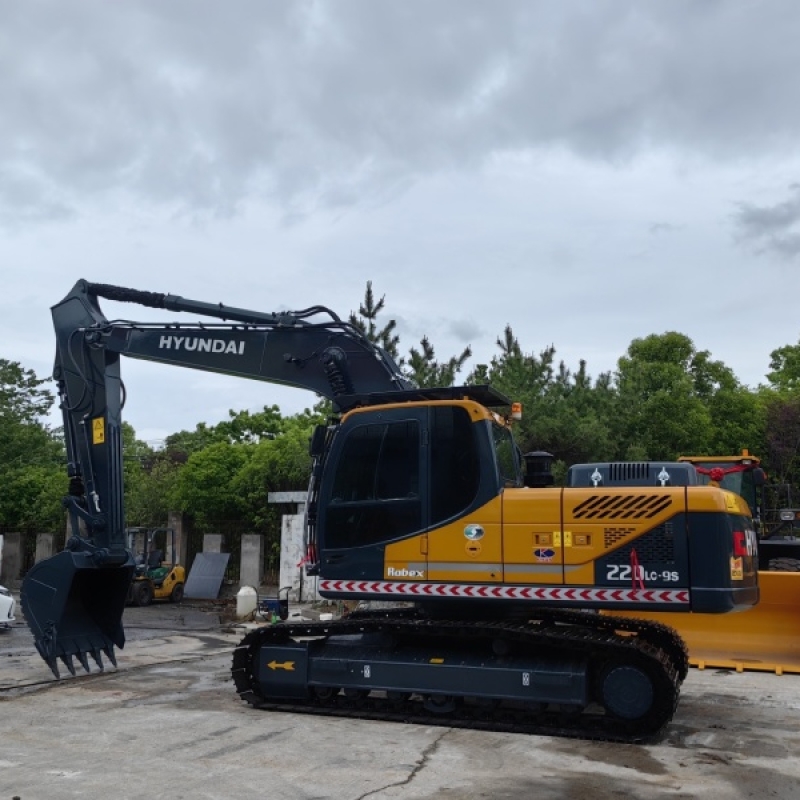 hyundai 220LC-9S crawler excavator