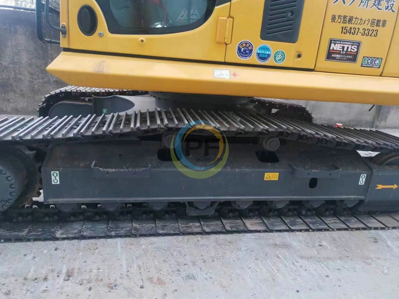 komatsu pc220 excavator 