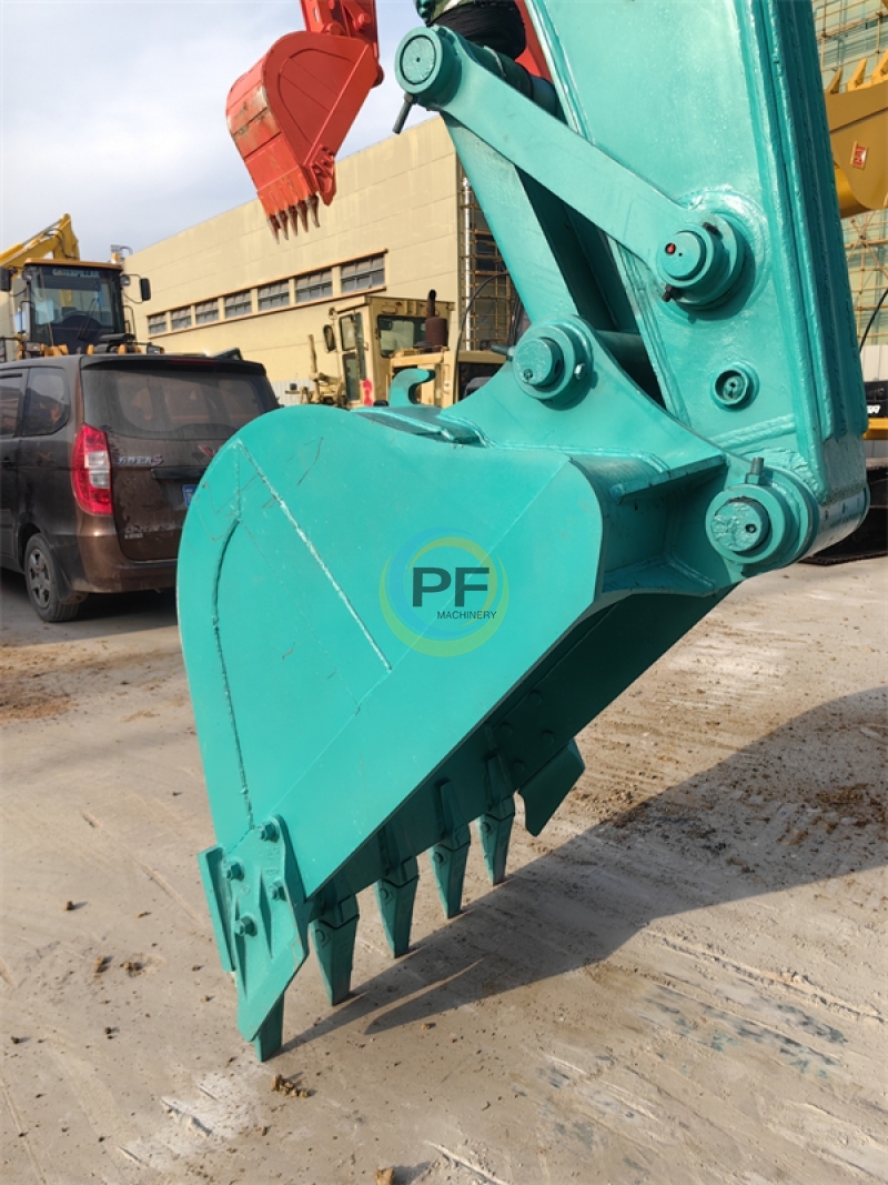 KOBELCO 200 EXCAVATOR SK200-8