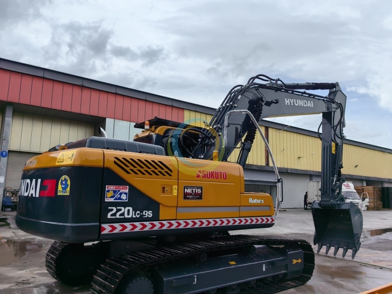 hyundai 220LC-9S crawler excavator