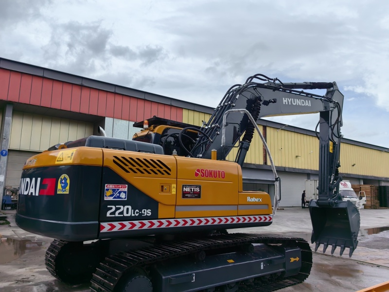 hyundai 220LC-9S crawler excavator