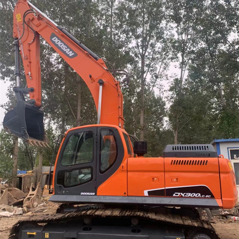 Doosan DX300 Excavator
