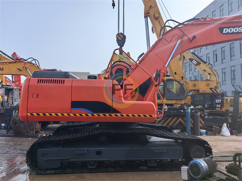 Doosan DH225LC-7 Excavator