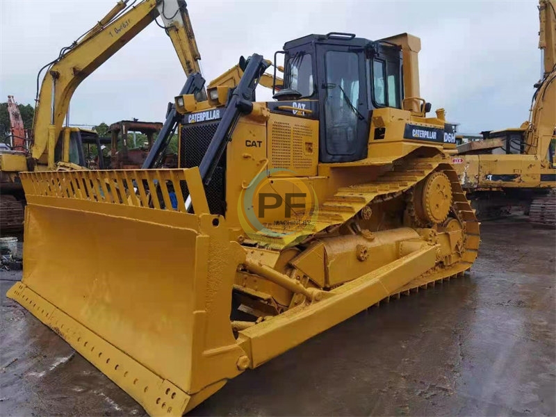 Caterpillar D6h Bulldozer