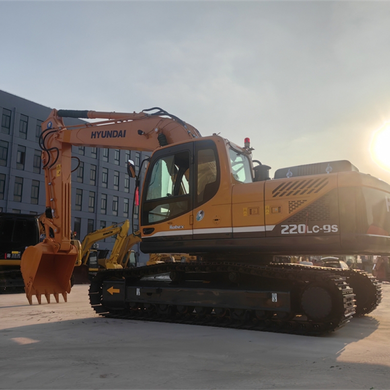 220LC-9S Hyundai Excavator on sale
