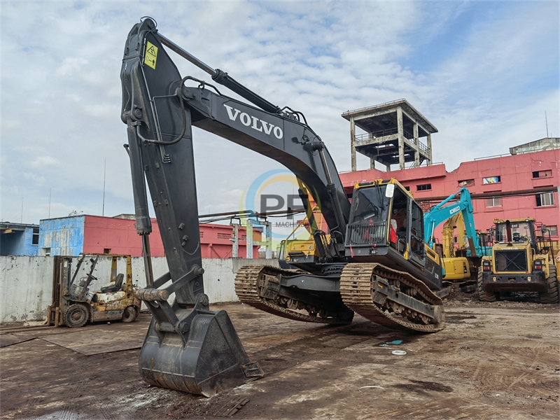 Volvo EC290B Crawler Excavator