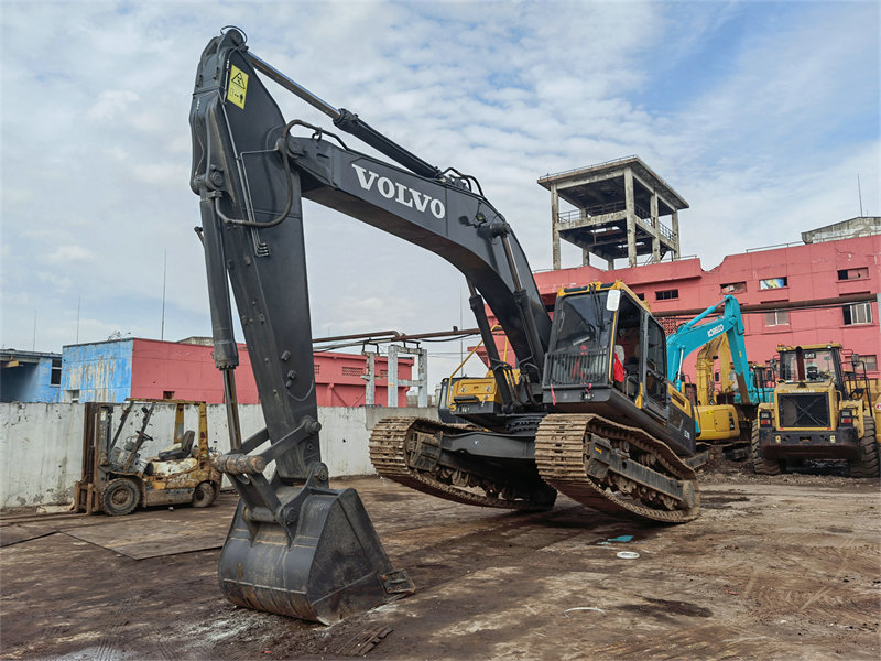 Volvo EC290B Crawler Excavator