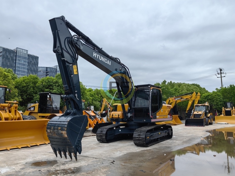 Hyundai 220-9s Excavator