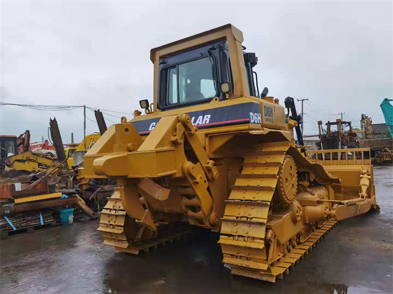 Caterpillar D6h Bulldozer