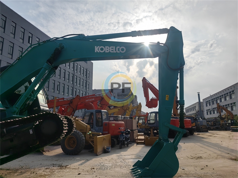 KOBELCO 200 EXCAVATOR SK200-8