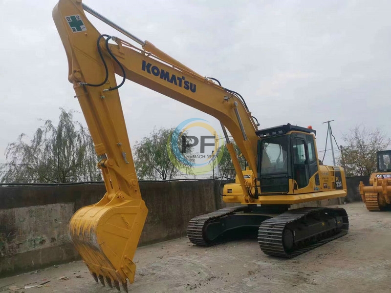 komatsu pc220 excavator 
