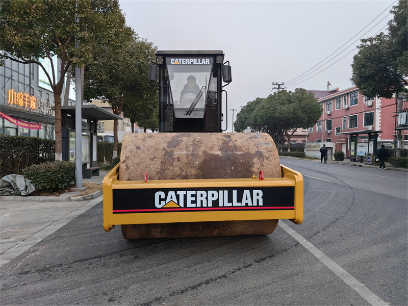 Caterpillar compactor CS-683E Road Roller