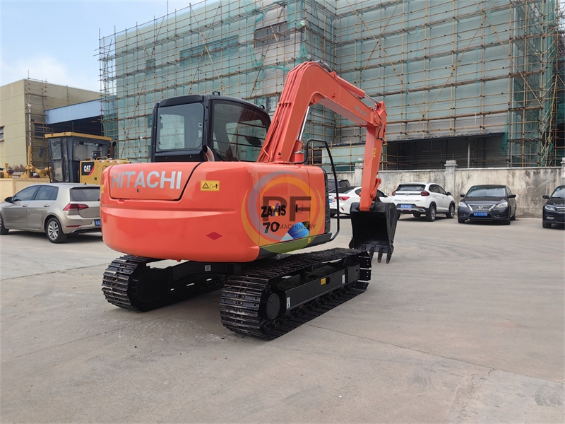 HITACHI ZAXIS70 MINI EXCAVATOR