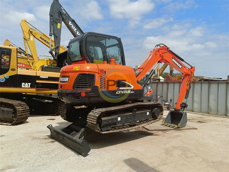used excavator doosan dx55 small size